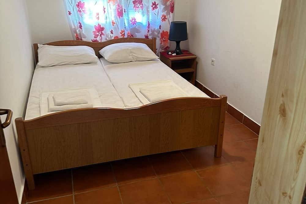 Ganze Wohnung, 2-Zimmer-Ferienwohnung mit Terrasse und Meerblick Metajna (Pag in Metajna, Pag