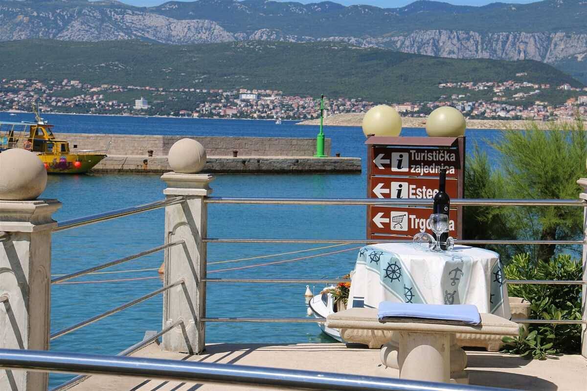 Apartamento entero, Apartment Jelenovic Ivana (10078-A1) in Silo (Krk), Krk (isla)