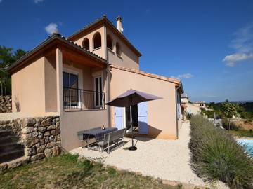 Cottage pour 6 personnes, avec terrasse et piscine, adapté aux familles à Joyeuse