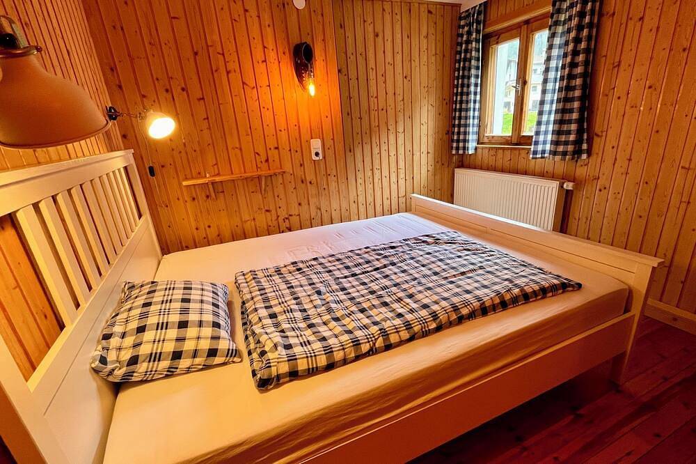 Schmirnhaus im Bergsteigerdorf in Schmirn, Zillertaler Alpen