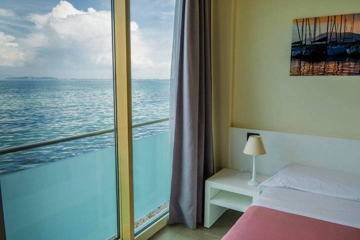 Maison d’hôte pour 2 personnes, avec Vue sur le lac et Vue à Desenzano del Garda