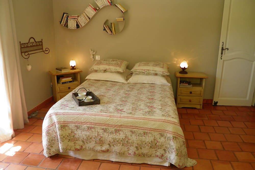 Hübsche provenzalische Villa am Fuße des Monts de Vaucluse in Velleron, Vaucluse