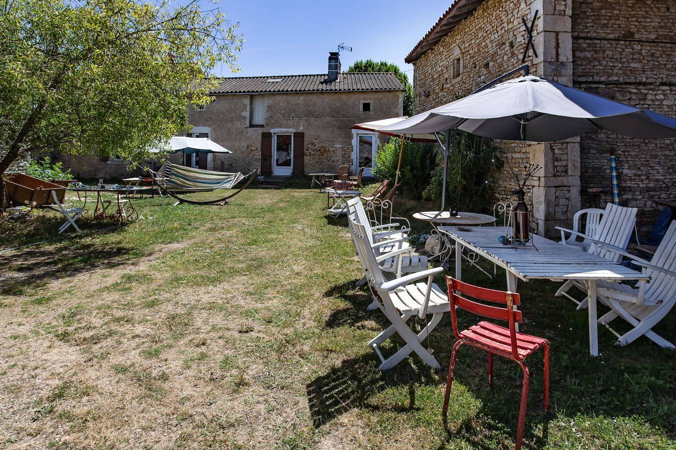 Séjour à La Grange des Zarts : Maison rénovée, Wi-Fi, parking, entre nature et culture in Champagné-le-Sec, Vienne (France)