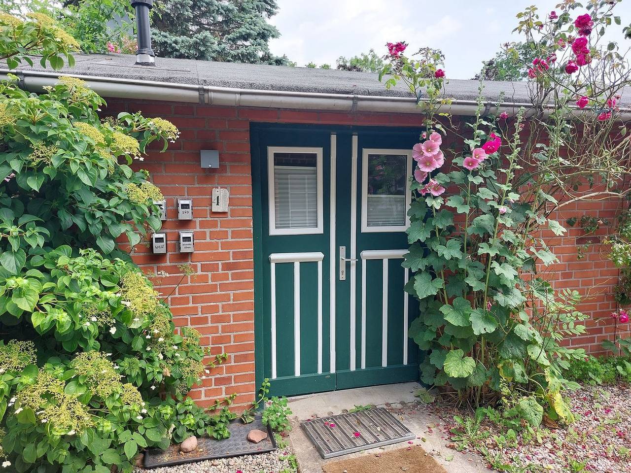 Ganze Wohnung, Hühnerstall - Duschbad, Terrasse, Strandkorb, Sauna, strandnah, kinderfreundlich in Hasselberg, Schleswig-Flensburg