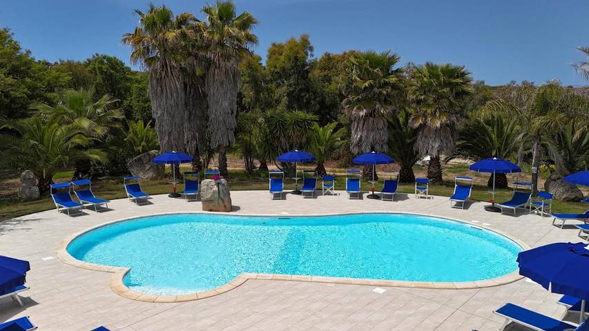 Agriturismo per 2 persone, con Terrazza e Idromassaggio nonché Giardino e Piscina in Medio Campidano