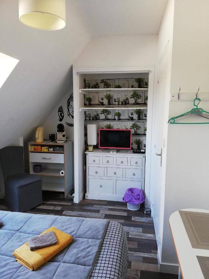 Double Room with Private External Bathroom in Quimperlé, Région de Quimper