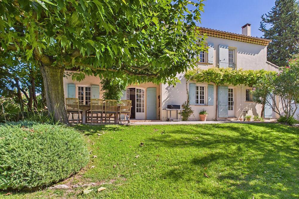 Charmant Mas à Paradou avec Piscine, Terrasse et Jardin, Près des Alpilles in Paradou, Région d'Arles