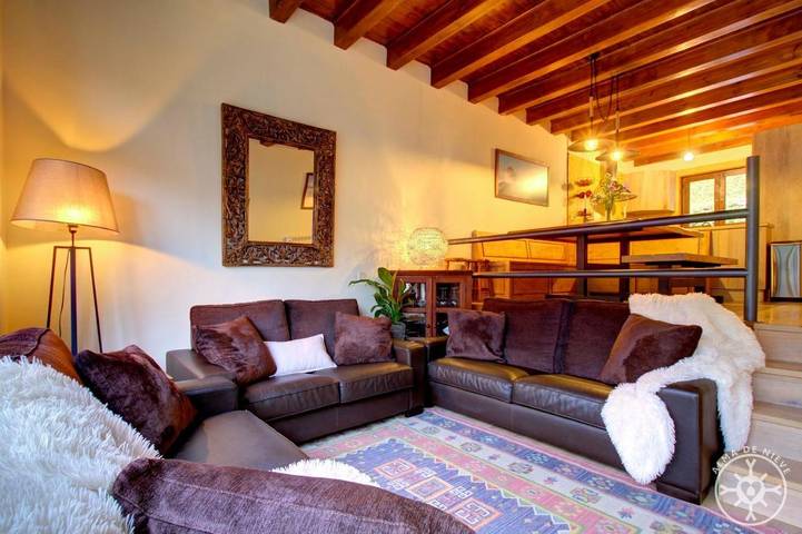 Gîte pour 11 personnes, avec terrasse ainsi que jacuzzi et jardin dans Tredós - 2