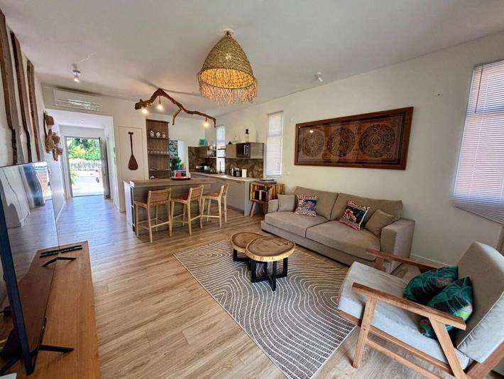 Appartement de vacances pour 4 personnes, avec piscine ainsi que jardin et vue