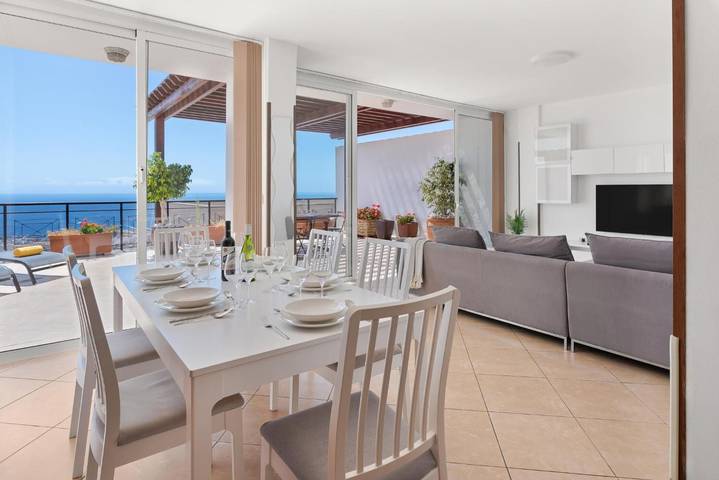 Ganze Wohnung, Ferienwohnung 'Obsidian Villa Bentayga' mit Meerblick und WLAN in San Eugenio Alto, Adeje