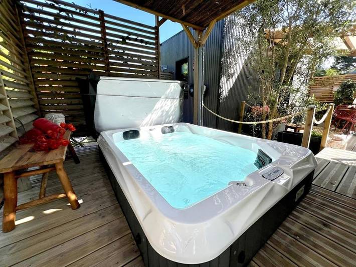 Maison de vacances pour 2 personnes, avec Jacuzzi et Terrasse ainsi que Jardin et Sauna