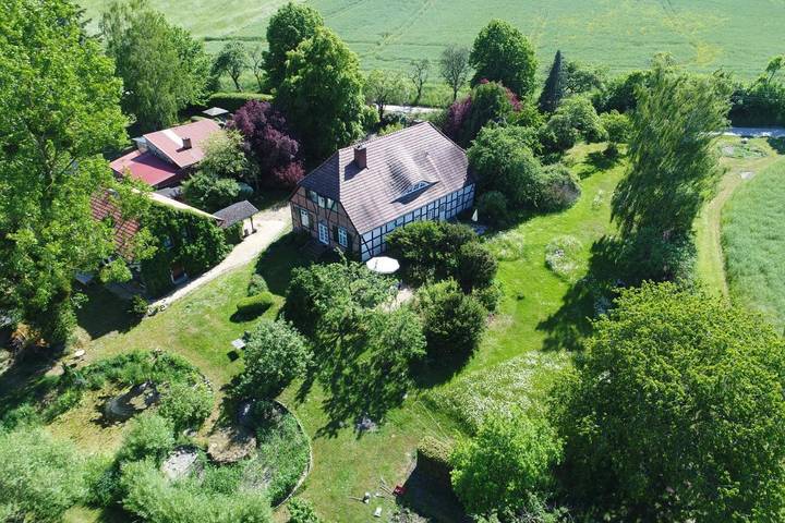 Ferienwohnung für 5 Personen, mit Terrasse und Garten sowie Sauna und Ausblick in Malchin