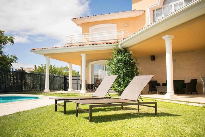 Maison d’hôte pour 2 personnes, avec piscine ainsi que jardin et terrasse en Navarre - 2