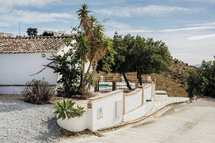 Villa for up to 8 persons with fantastic mountain views & private swimming pool in Canillas de Aceituno, Málaga Province
