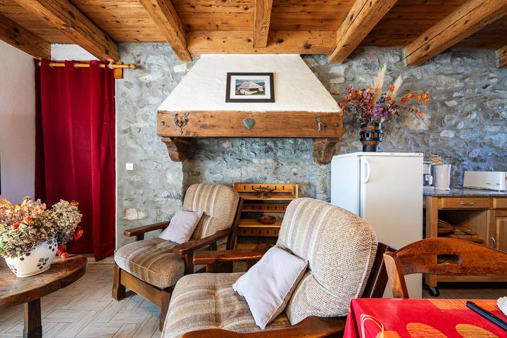 Gîte pour 6 personnes, avec jardin, animaux acceptés dans La Sambuy-Seythenex - 2