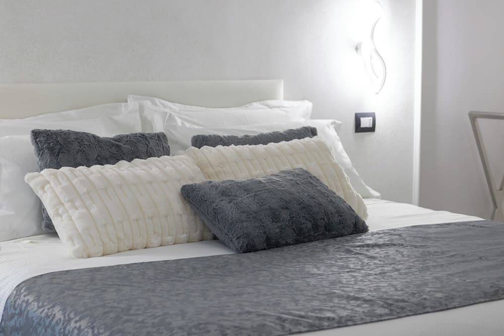 Hel lejlighed, Apartment in the city surrounded by greenery in Vercelli, Vercelli Provinsen