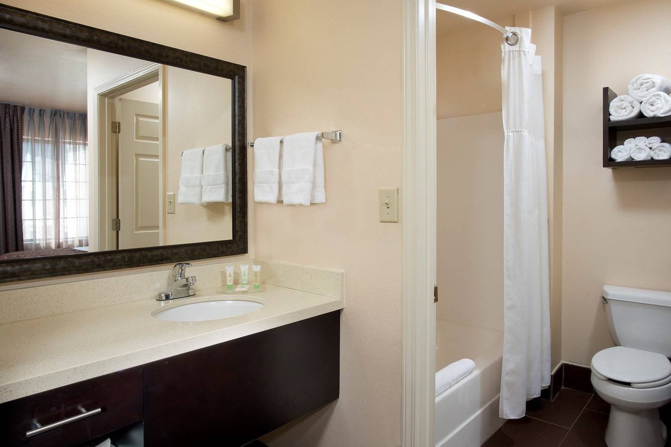 Entire apartment, Staybridge Suites Myrtle Beach-Fantasy Harbour Hotel in Fantasy Harbour, Grand Strand