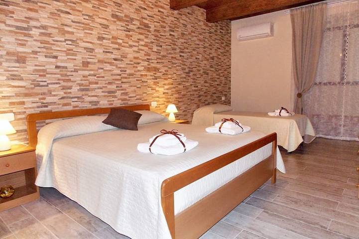 Homerez - Haus in Frascineto - Parkplatz in Frascineto, Cosenza Provinz