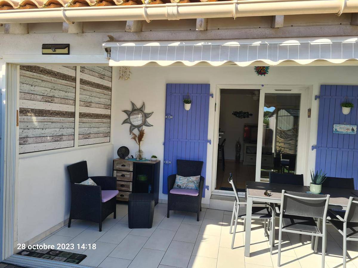 Villa tout confort dans résidence privée avec piscine à 500m de la plage - Climatisation, Wifi, parking in Portiragnes Plage, Portiragnes