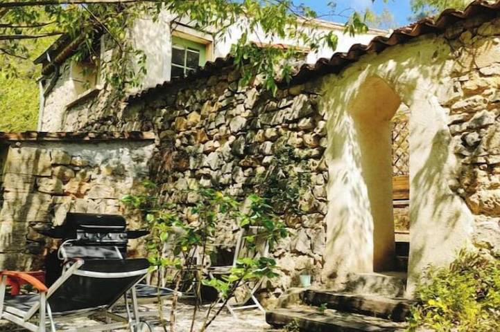 Ferienwohnung für 2 Personen, mit Garten und Pool sowie Whirlpool - 1