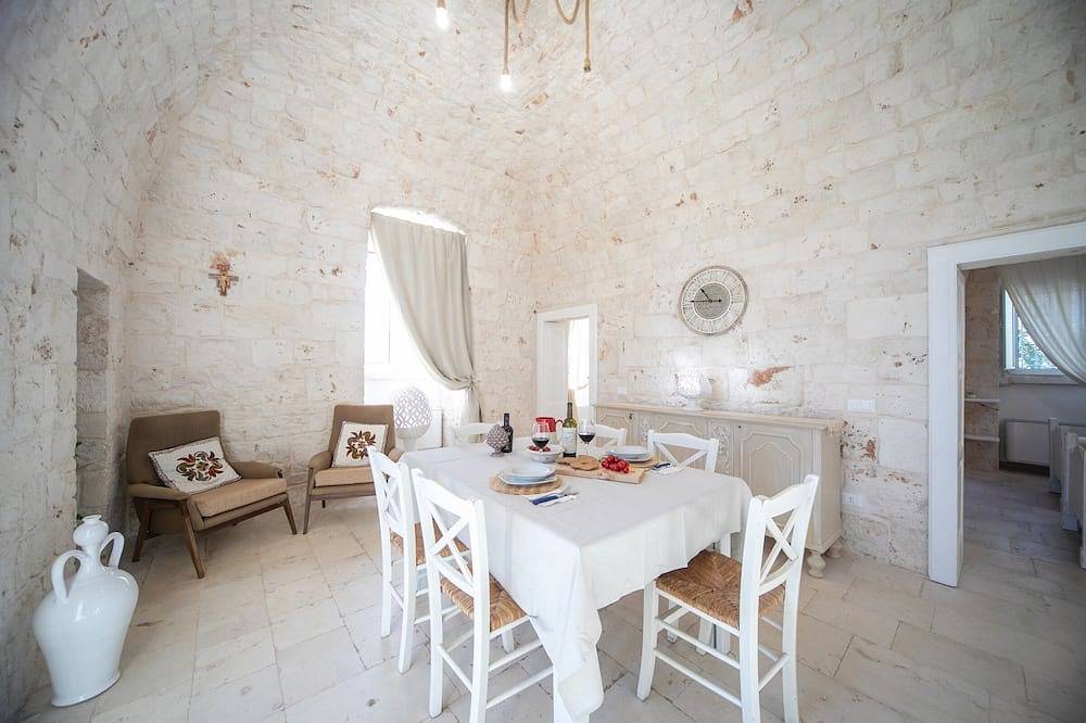 Authentic Villa in Castellana Grotte for 5 guests. Pet Friendly! in Castellana Grotte, Region de Bari