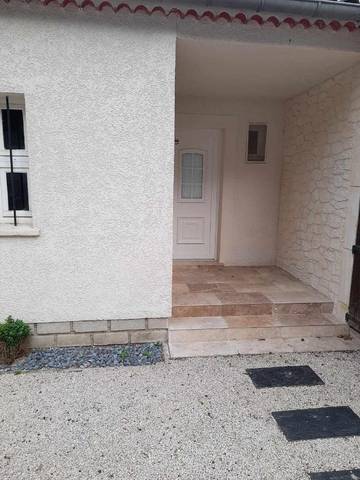 Gîte pour 6 personnes, avec jardin et terrasse à Lamanon