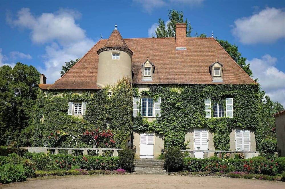 Villa pour 25 Personnes dans Artonne, Puy-de-Dôme