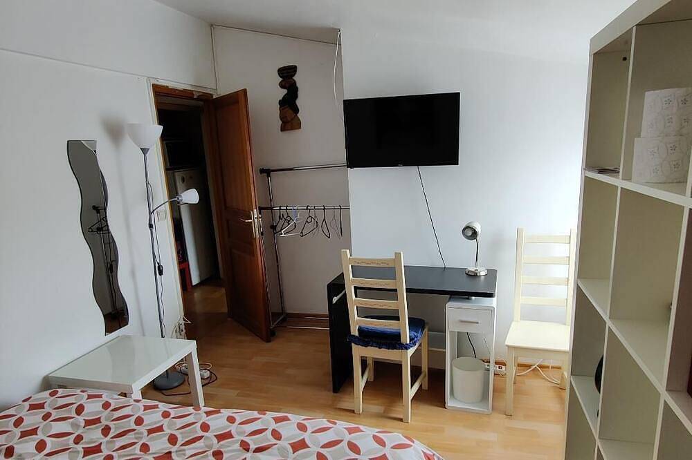 Chambre privative dans maison de 114 m² à 2 min à pied des bois de Cergy in Cergy, Val-d'Oise