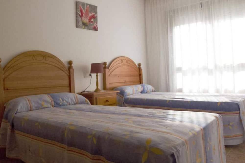 Entire apartment, Disconnectsengalicia La Perla Standard, swimming pool and parking in Portonovo, Sanxenxo