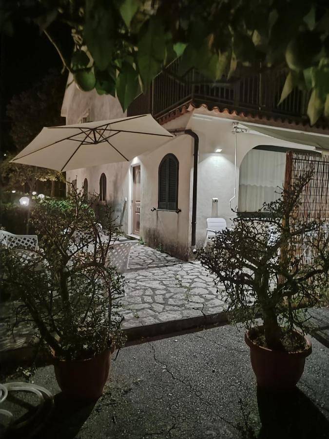 Appartamento vacanze per 4 persone, con panorama e terrazza nonché giardino, con animali domestici - 1