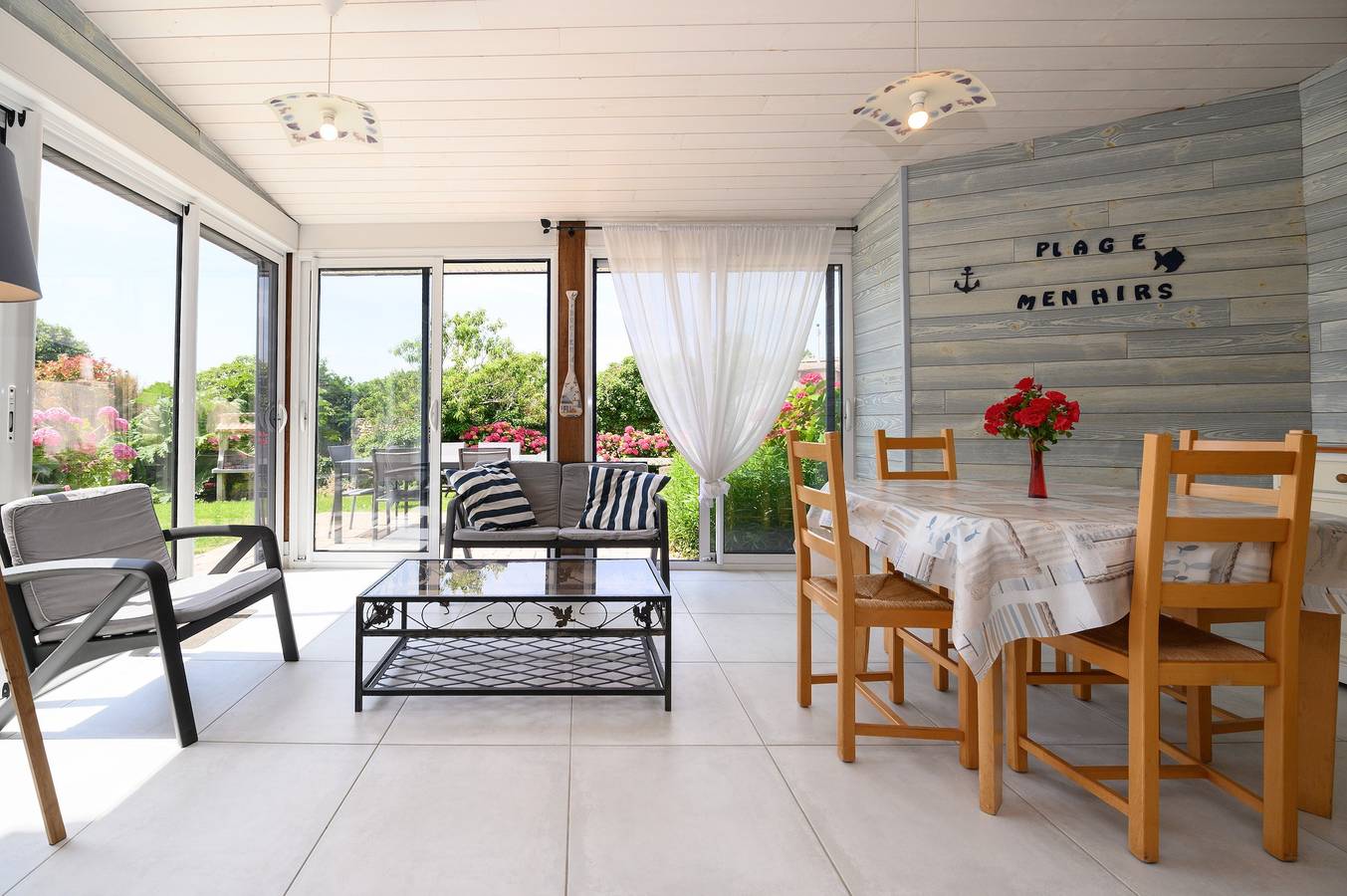 Le grand gîte, 400 m de la plage, 11 personnes in Kerhillio, Erdeven