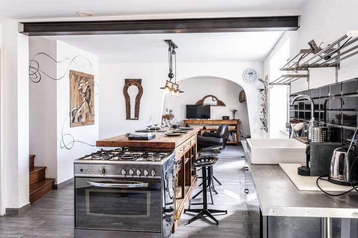 Gîte pour 7 personnes, avec terrasse et jardin - 1
