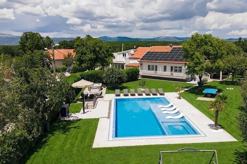 Villa Ante - Makarska by Villas Guide in Imotski, Makarska Riviera