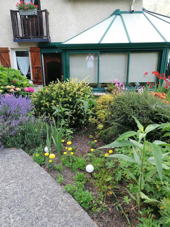 Gîte pour 3 personnes, avec vue et jardin à Saint-Béat