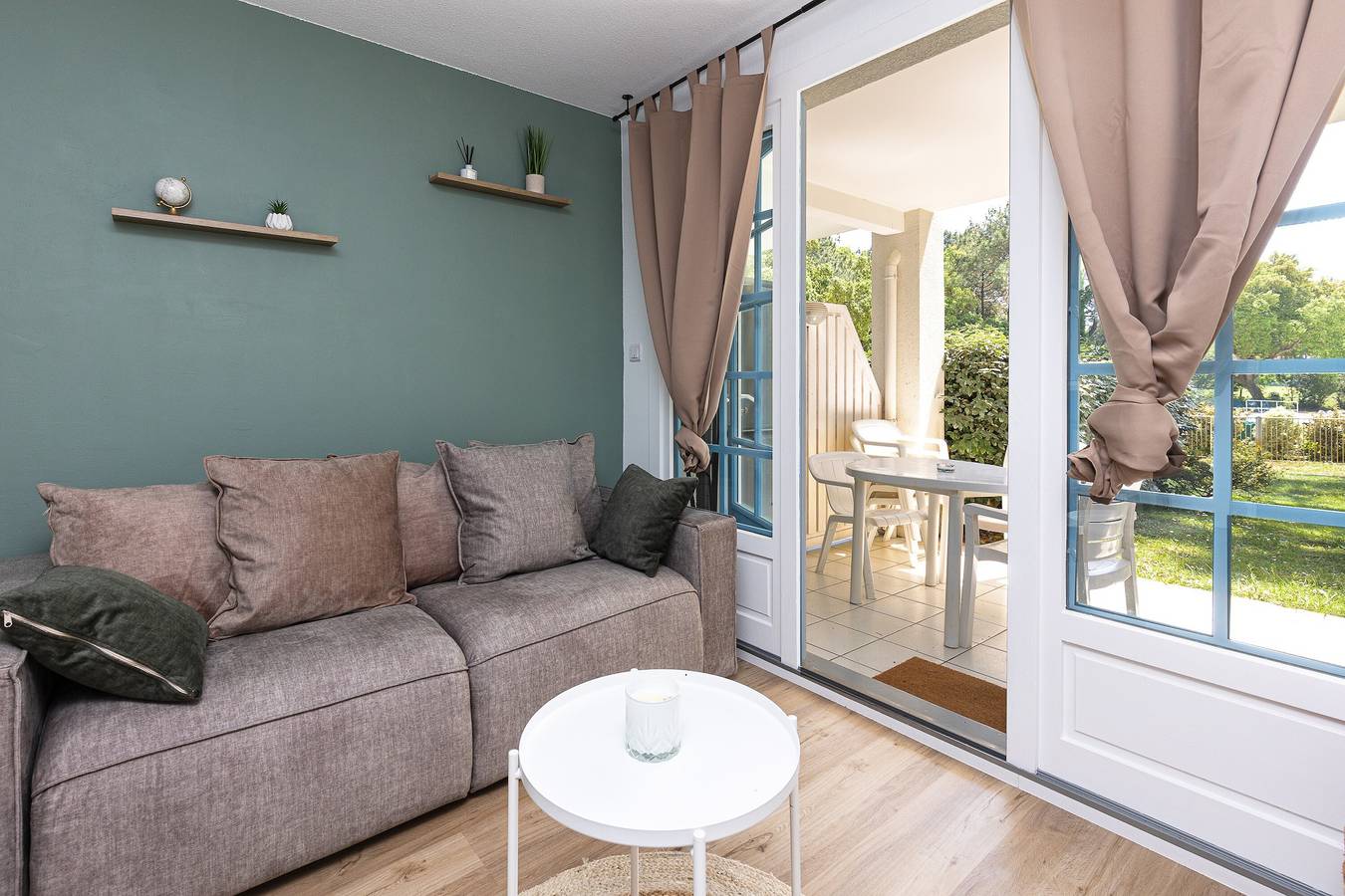 Apartamento entero, Apartamento estudio "Olivia" con piscina compartida, terraza privada y Wi-Fi in Moliets-Plage, Moliets-et-Maa