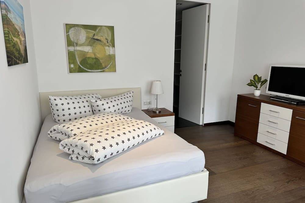 Preciosa casa de vacaciones privada para 6 personas con Wifi, piscina, Tv, patio y vista panorámica in Stanz bei Landeck, Region de Tirol Alto