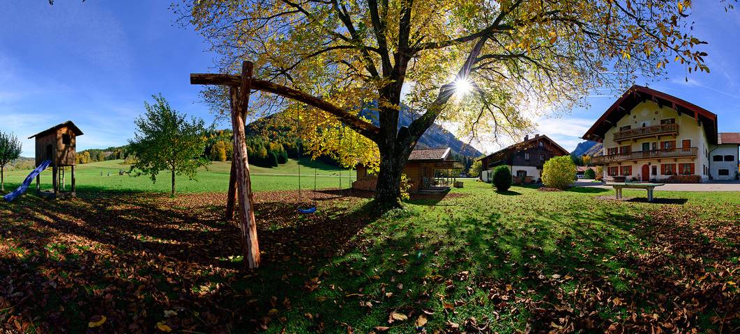 Ferienwohnungen Ramslerhof inkl. Chiemgaukarte - Ferienhaus 35 qm, Almhäusl, Terrasse, Kochnische, Schlafzimmer, Wohnschlafzimmer in Ruhpolding, Bayerische Alpen