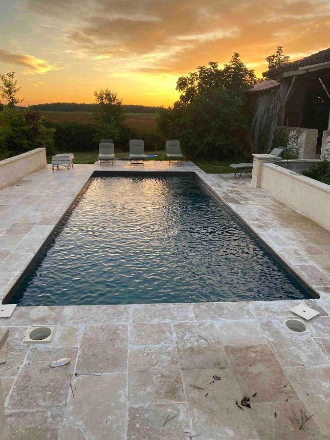 Gîte pour 3 personnes, avec piscine, animaux acceptés à Lauzun - 2