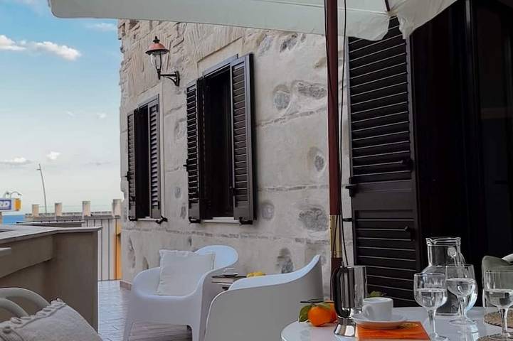 Appartamento per 5 persone, con terrazza in Roccalumera