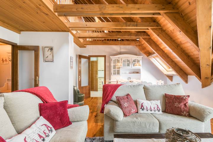Location de vacances pour 9 personnes, avec Balcon et Terrasse à Vielha e Mijaran