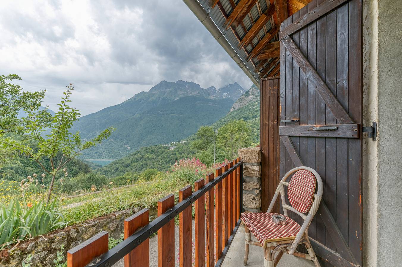 Habitación 'Chambre 5' con vistas a la montaña y balcón in Oz (desambiguación), Parque Nacional de los Ecrins