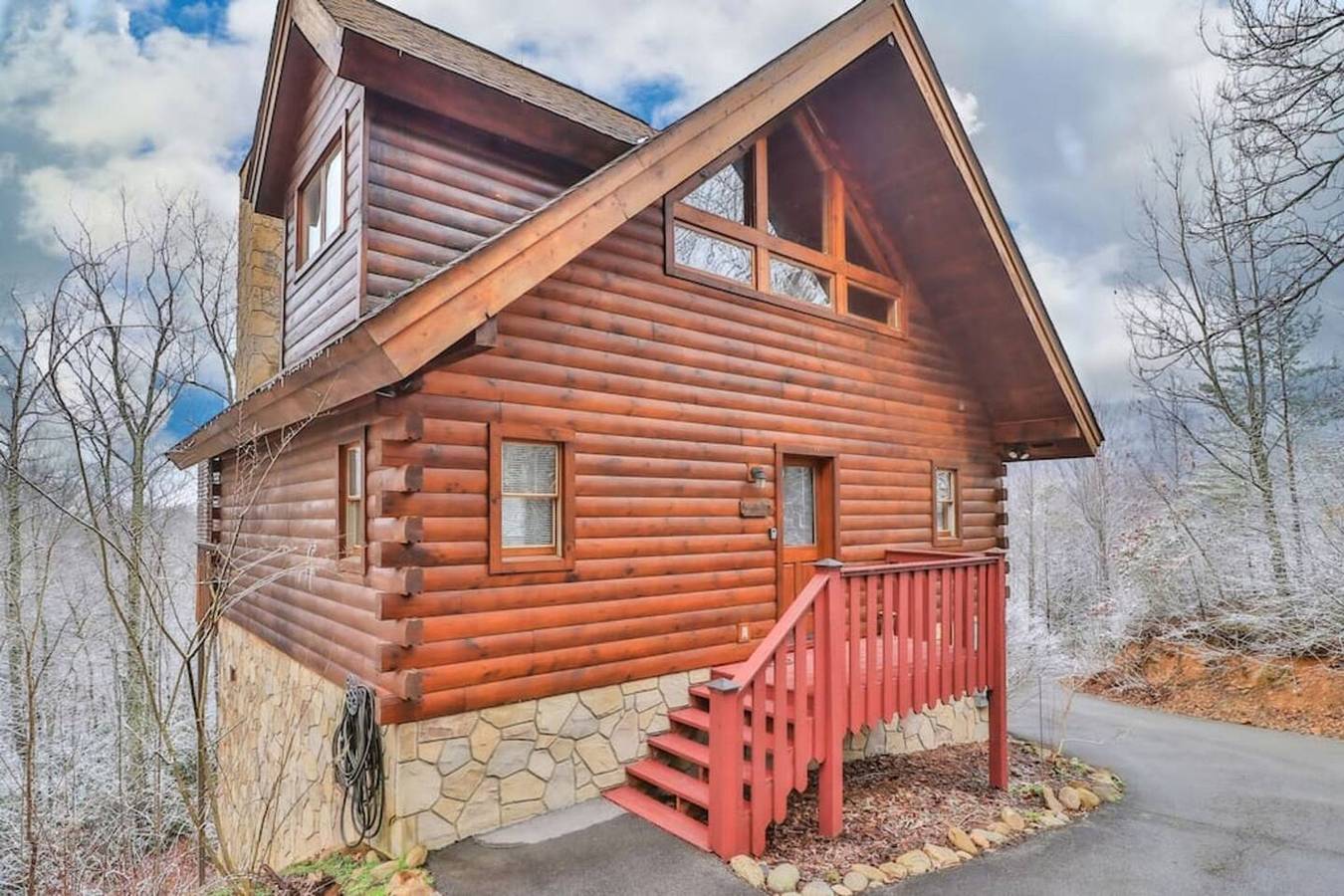 Entire apartment, Romantic, Honeymoon Cabin in the Smokies! in Sevier County