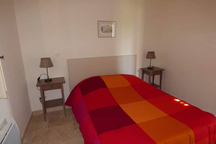 Gîte pour 4 personnes, avec balcon et jardin ainsi que sauna et piscine à Cadenet - 2