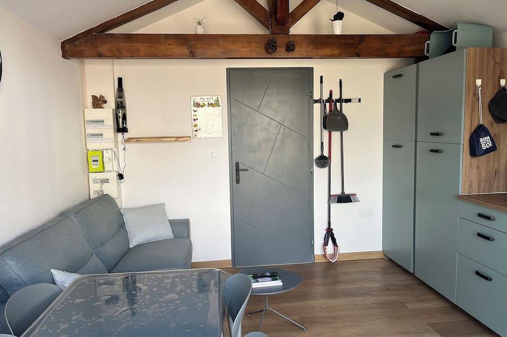 Furnished T2 townhouse with exterior in Dax, Dax region