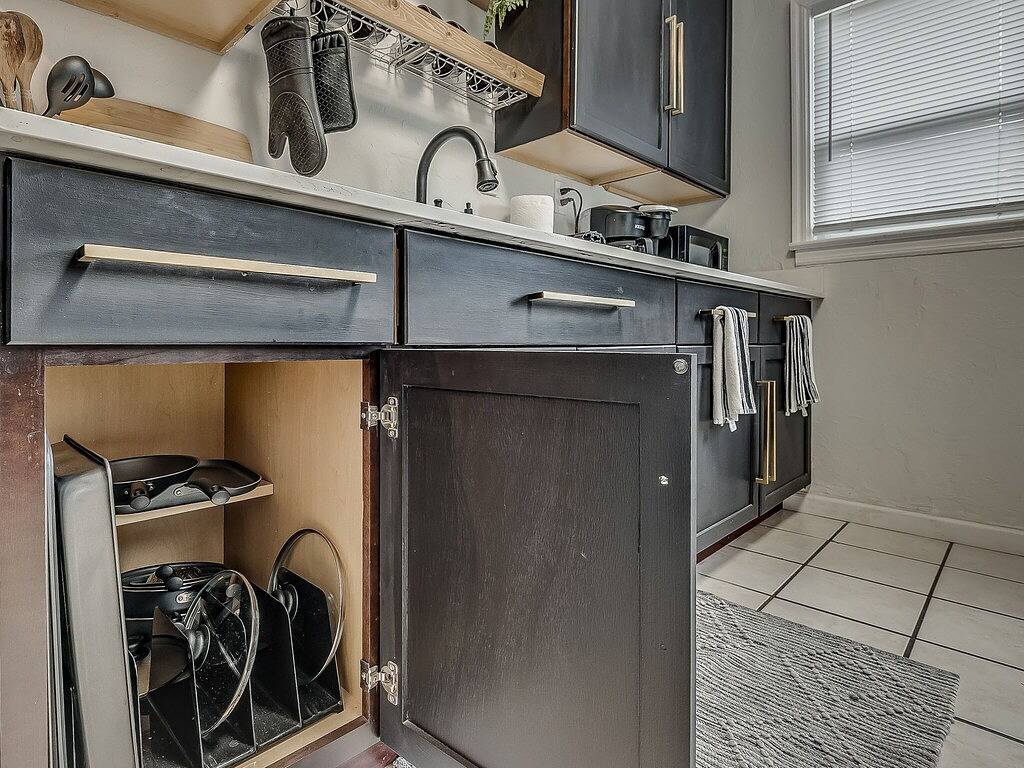 The Noir-a Modern 3 Br Bungalow in the heart of Okc! in Oklahoma City, Oklahoma County