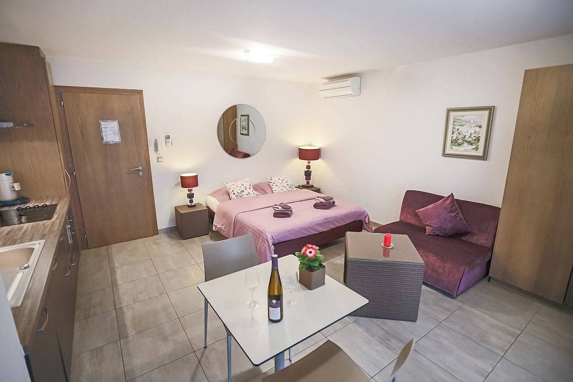 Chambres d'Hôtes ou Studio - le Relais du vigneron - Studio Gewurztraminer in Eguisheim, Parc naturel régional des Ballons des Vosges