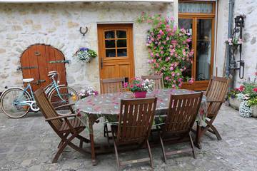 Gîte pour 8 personnes, avec terrasse et jardin à Larchant