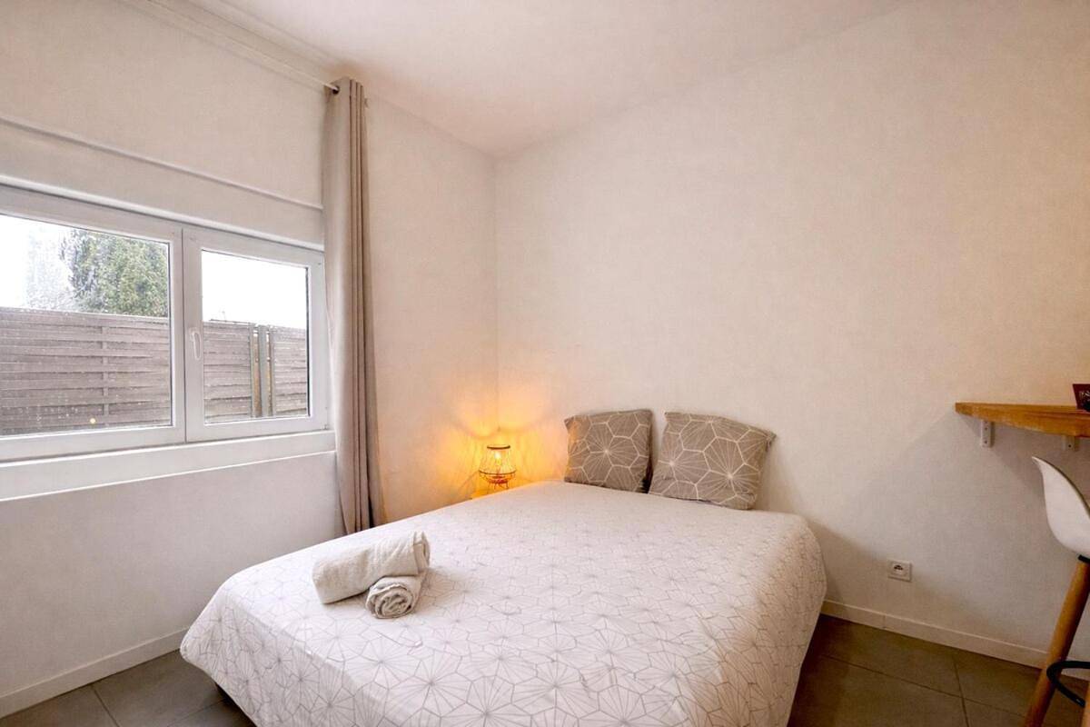 Appartement entier, Le cocon paisible de montereau 2 pers 350 m hôpital in Montereau-Fault-Yonne, Seine-et-Marne