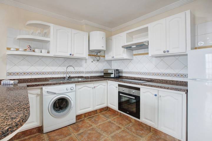Apartamento entero, Acogedor apartamento vacacional "Apartamento Carla 2A" en Playa San Juan con vistas al mar in Playa de San Juan (Guía de Isora), Guía de Isora