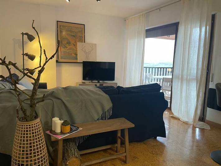 Apartamento para 4 personas, con Balcón además de Terraza y Piscina en Jaca